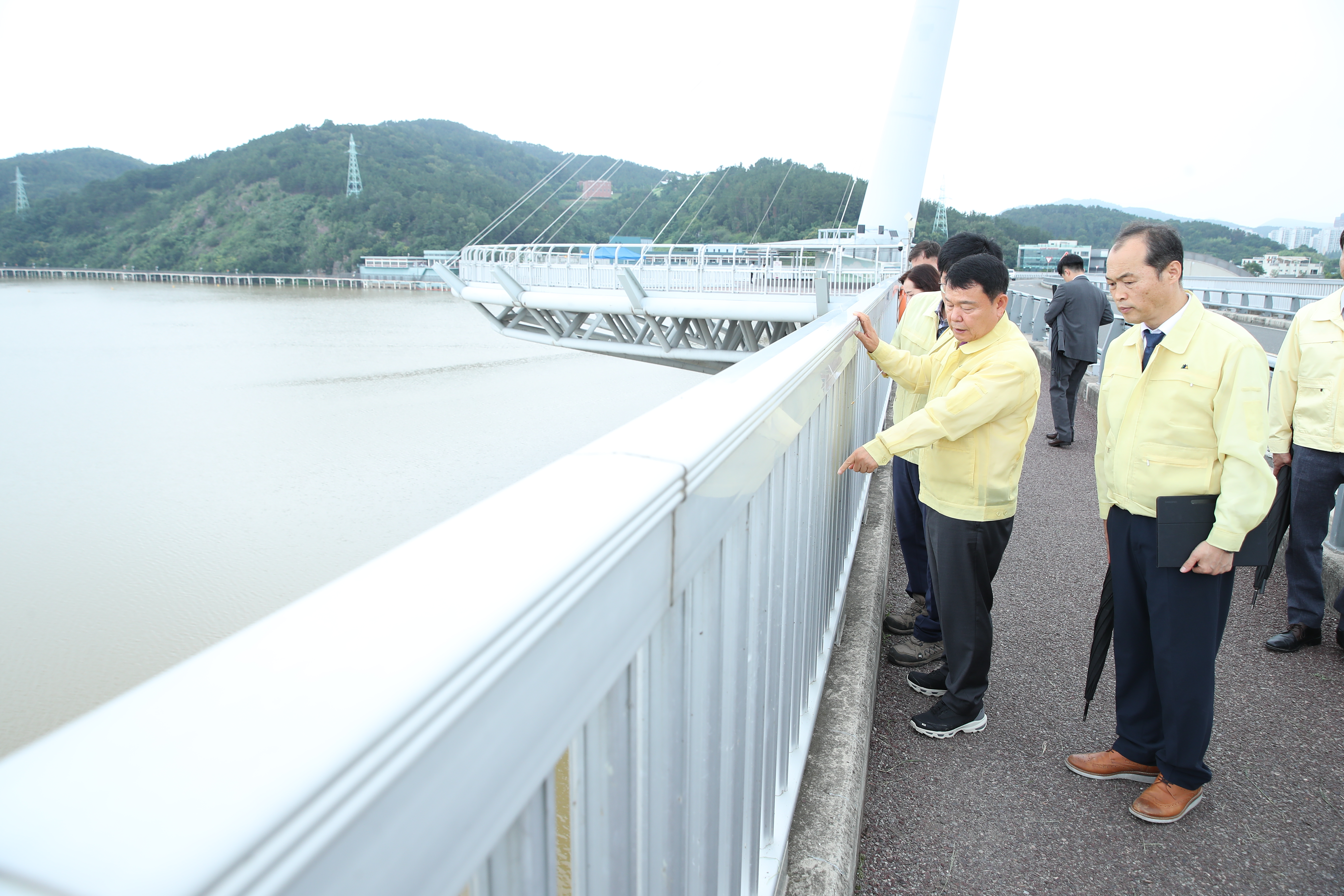 CEO Visits Gangjeong-Goryeong Weir