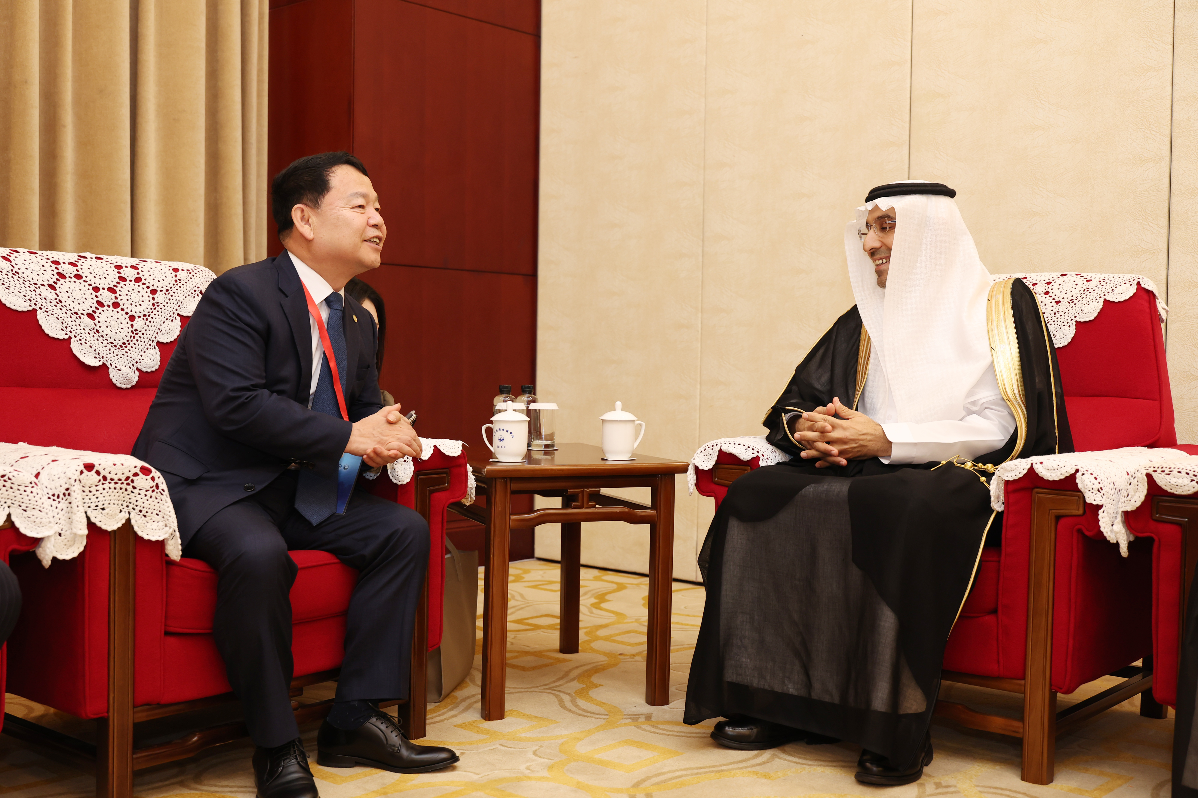 a meeting with Saudi Water Resources Commissioner