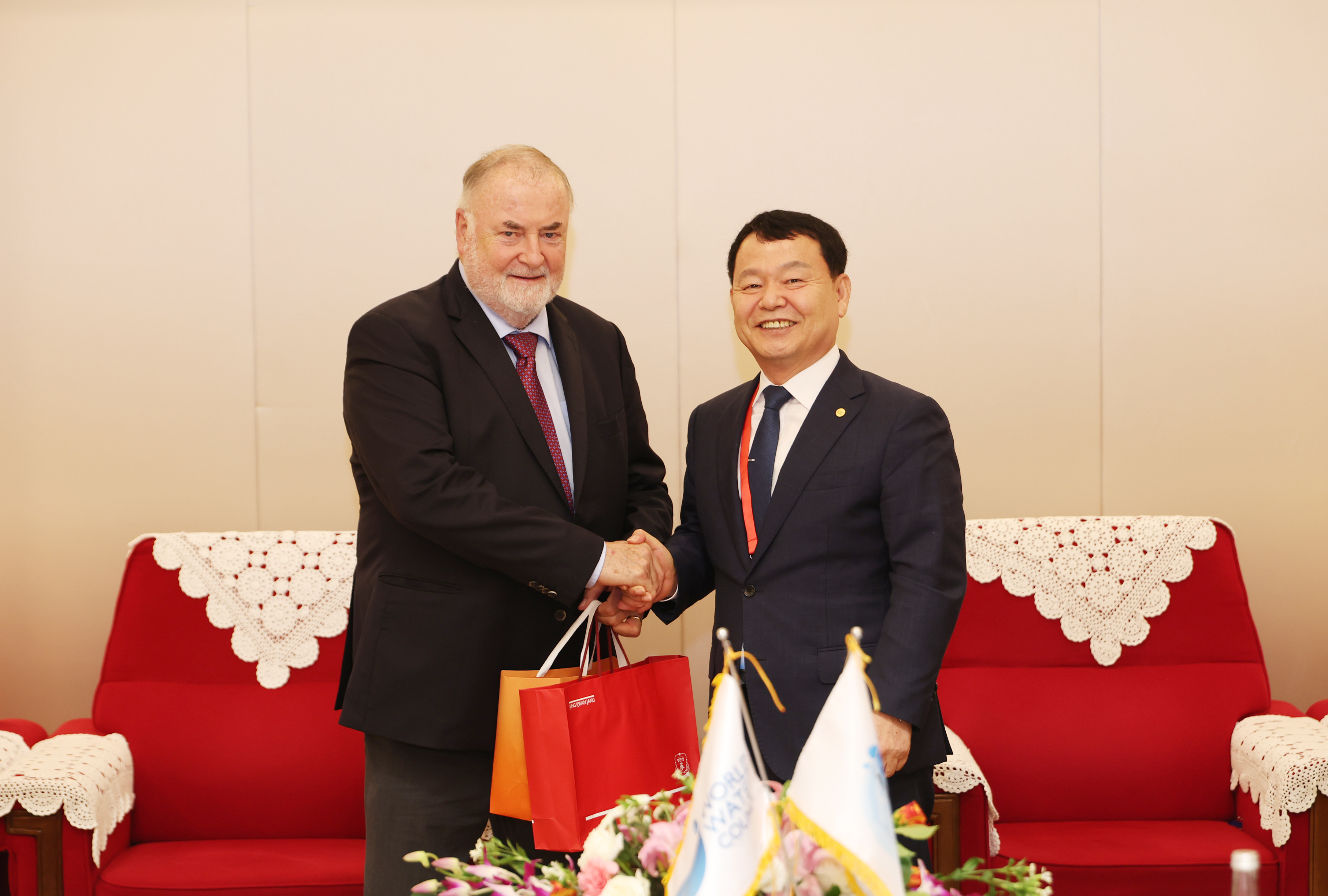 a bilateral meeting of the WWC chairman