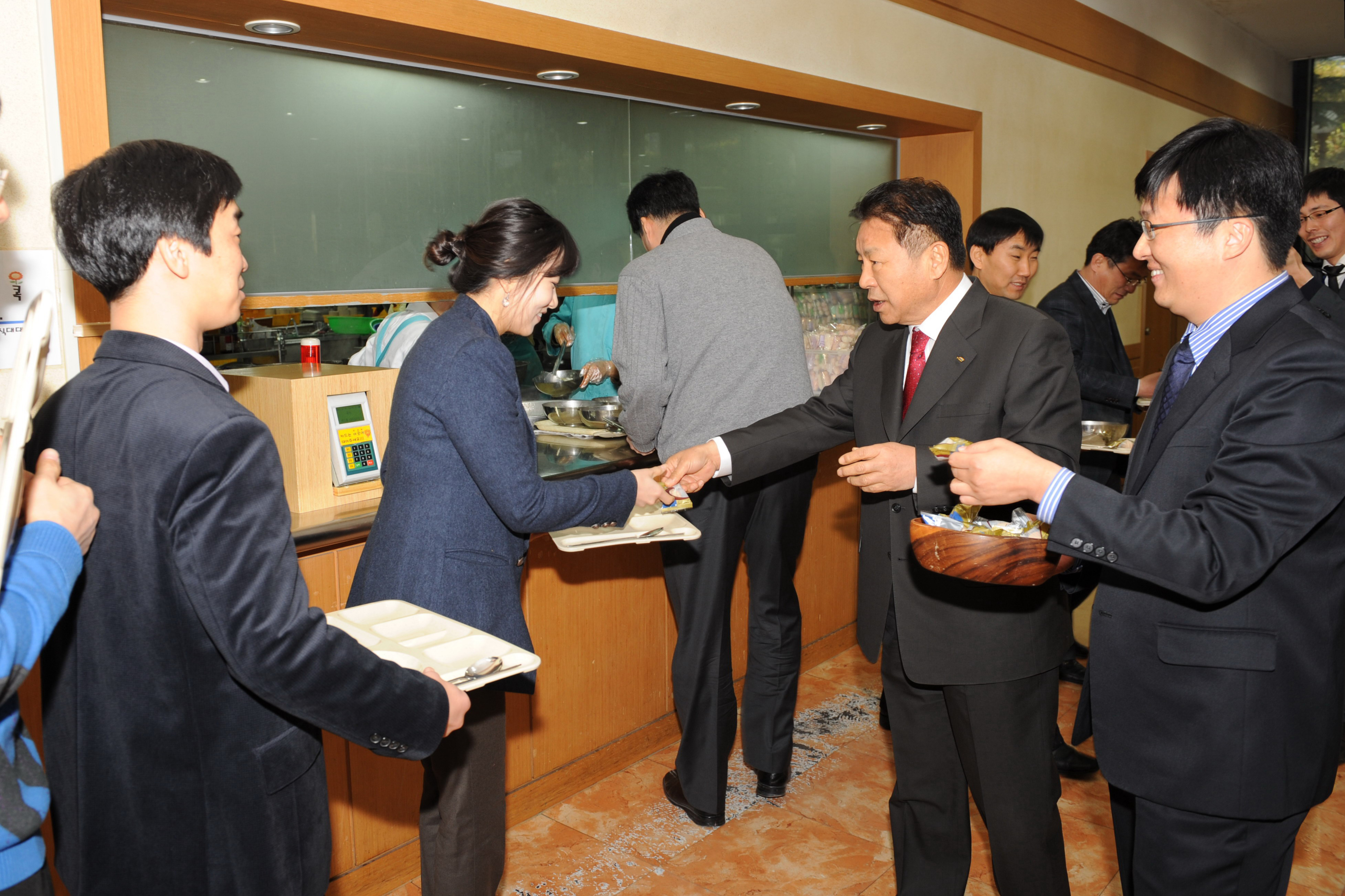 설명절 임직원과 덕담나누기 행사 이미지[1]