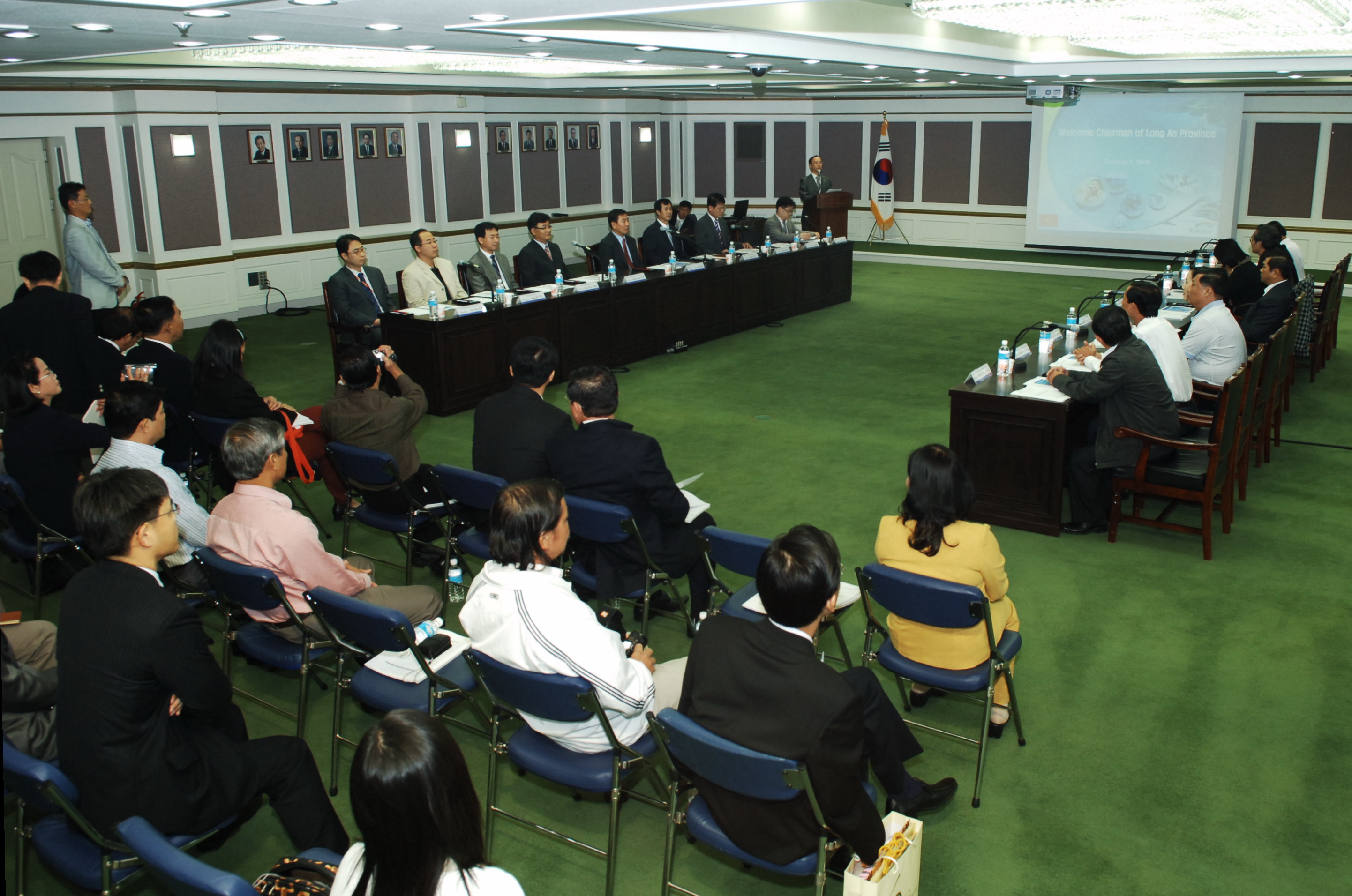 베트남 롱안성 인민위원장 일행 공사 방문 이미지[1]