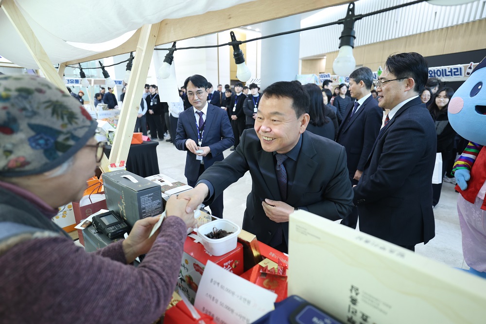 한국수자원공사, 설맞이 나눔장터로 한파 녹이는 ‘지역 상생 온기’ 확산 이미지[3]