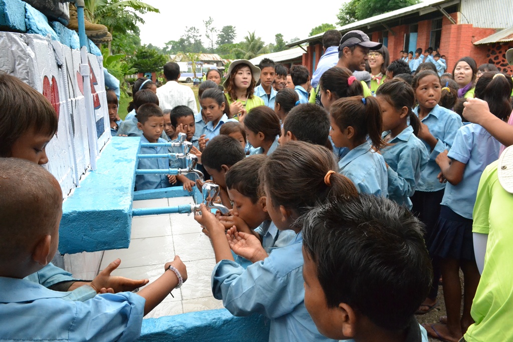 K-water, 네팔, 라오스에서 2013 해외봉사활동 이미지[1]